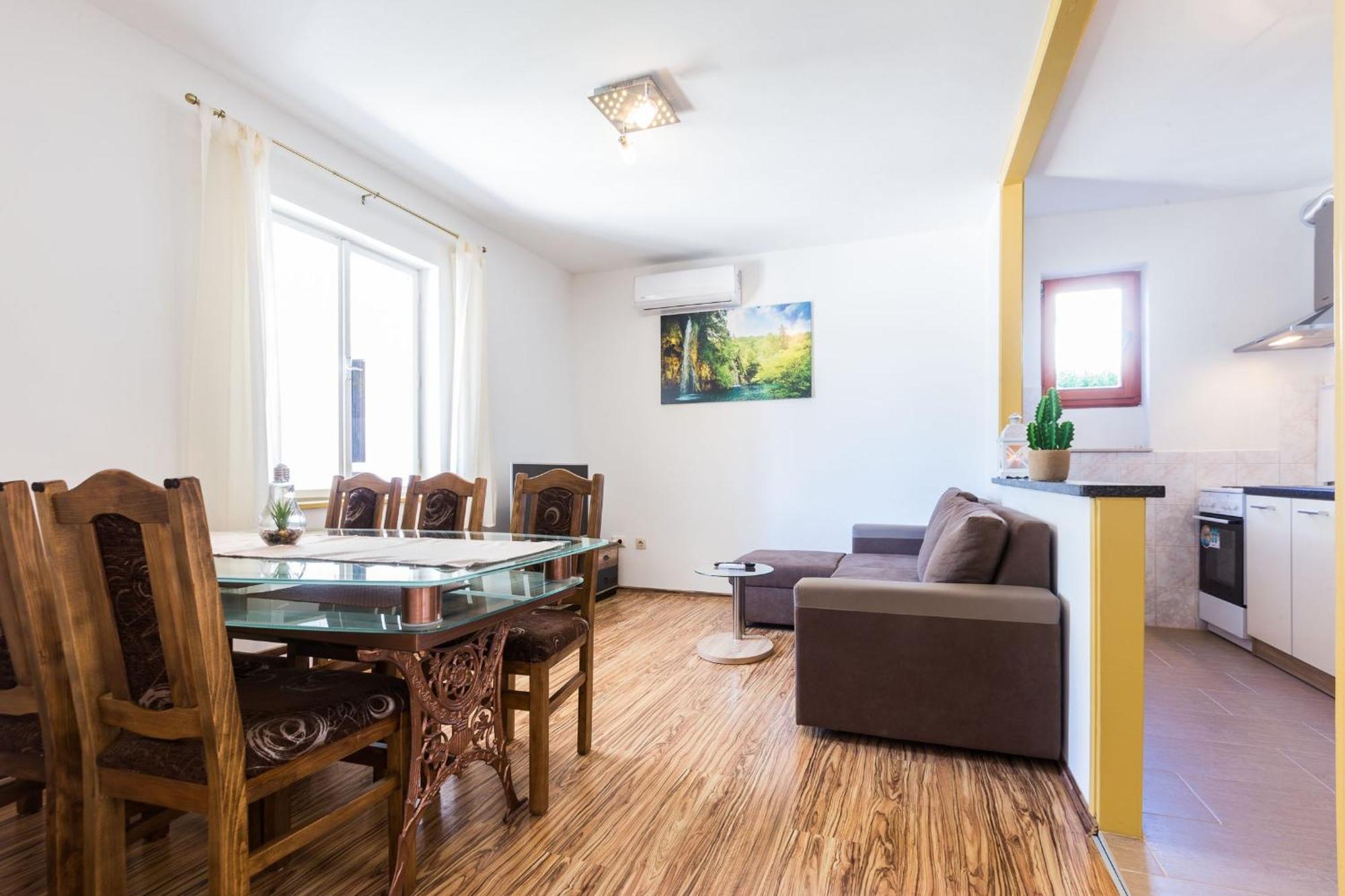 Kelava Appartement *